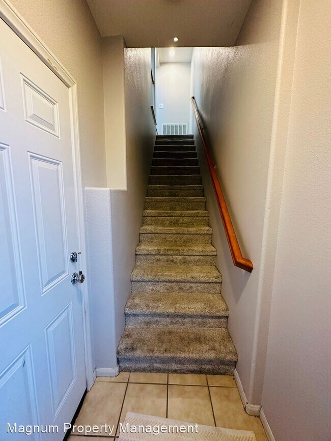 Building Photo - 3 br, 2 bath House - 25039 Quince Hill St #2