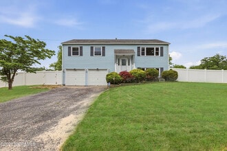 Building Photo - 1029 Lucy Ln