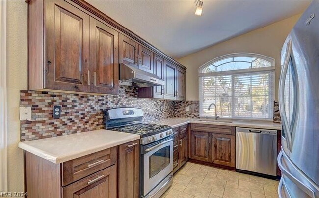 Foto del edificio - 1812 Cedar Flat Ln