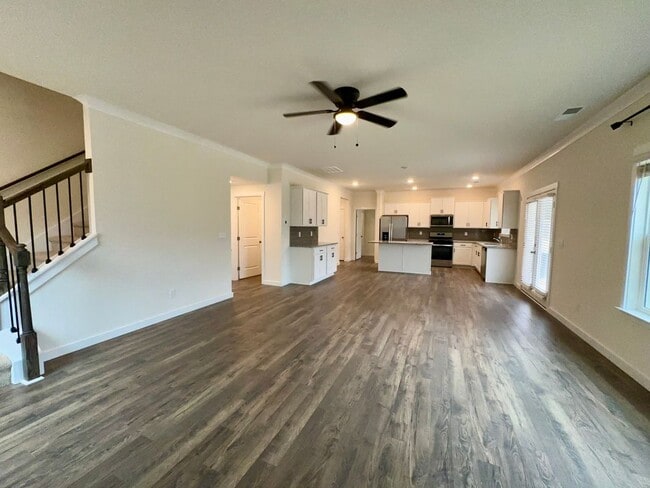 Building Photo - 10811 Upland Dr