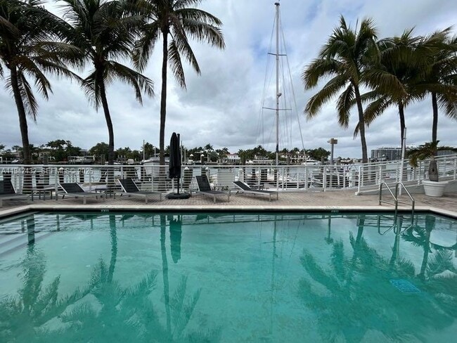 Building Photo - 6580 Indian Creek Dr