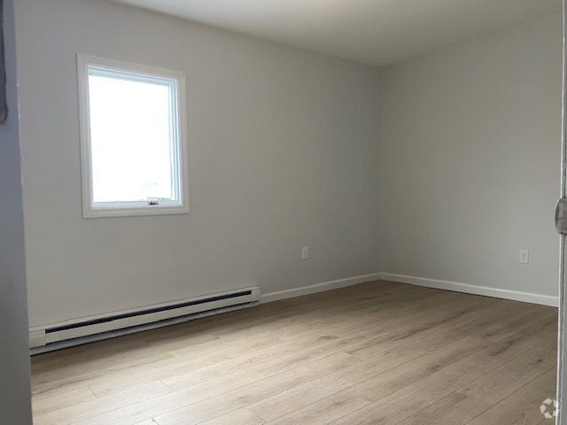 Building Photo - 960 Violet Ave