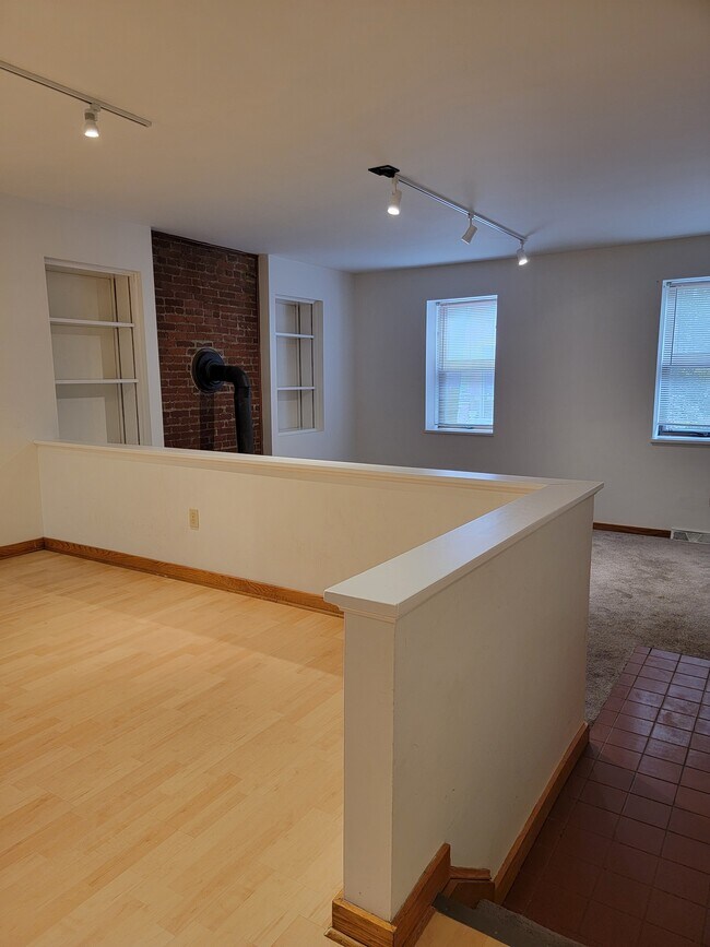Dining - 1308 Sheffield St
