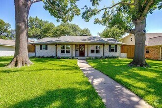 Building Photo - 428 Summit Dr