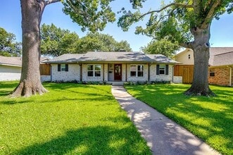 Building Photo - 428 Summit Dr