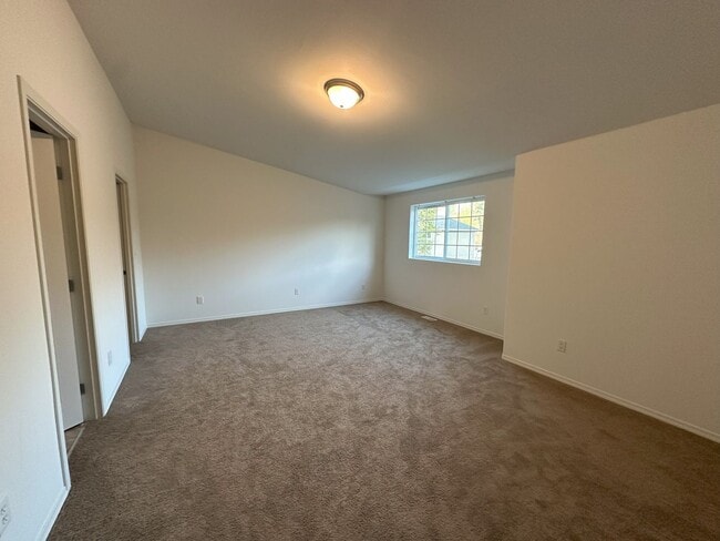 Building Photo - Beautiful 4 Bedroom Home in Lake Stevens