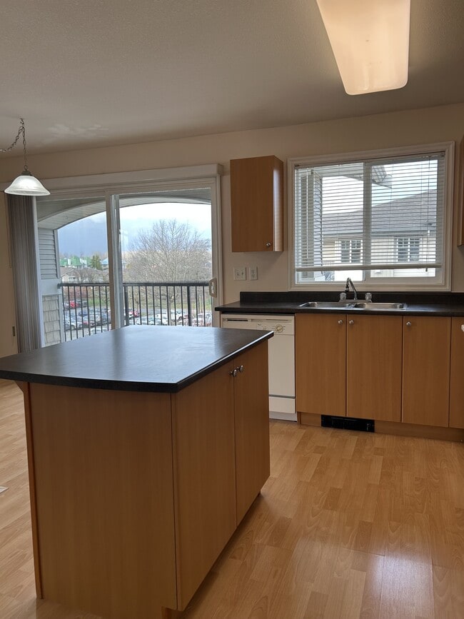 Building Photo - 7516-7516 Topaz Dr