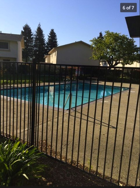 Foto del edificio - 38571 Royal Ann Common