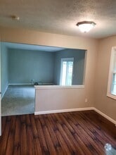 Building Photo - 1502 Amboy Dr