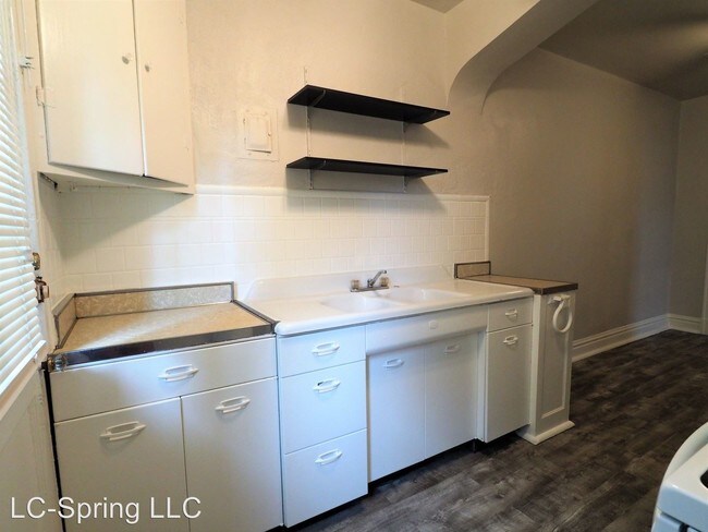Foto del edificio - 3866-3866 S Spring Ave