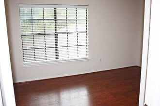 Building Photo - 2319 Mill Creek Dr