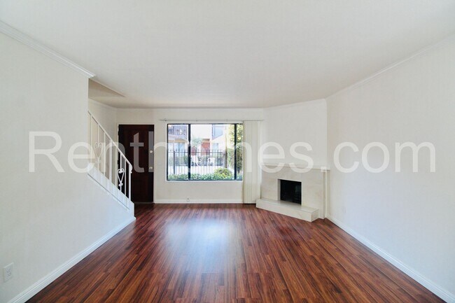 Building Photo - Mira Mesa, 10255-P3 Black Mt Rd, Remdld, G...