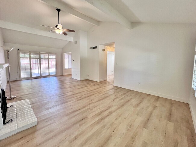 Foto del edificio - $2,150 Shaw & Van Ness, 3 Bedroom Condo - ...