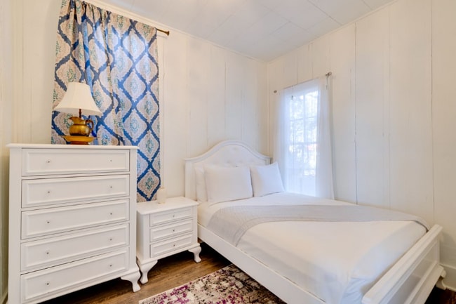 Building Photo - 414 S Holladay Dr