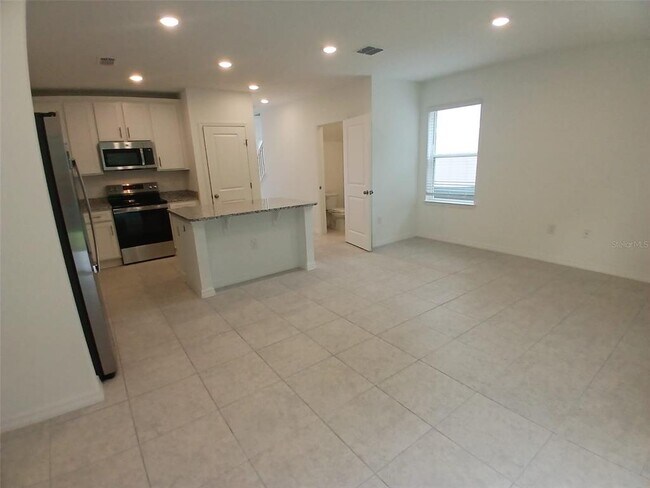 Building Photo - 1826 Fan Palm Dr