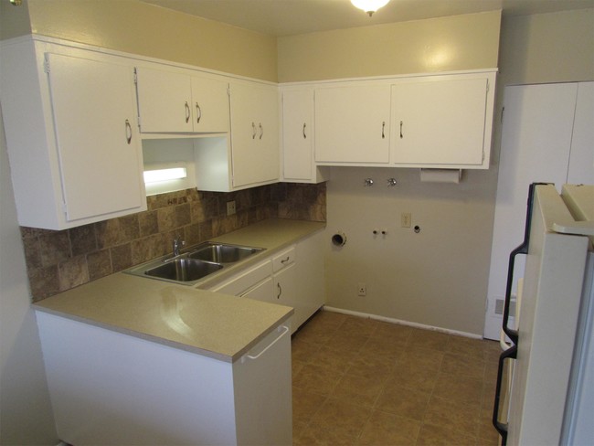 Building Photo - 3806 S Sunnyvale Dr
