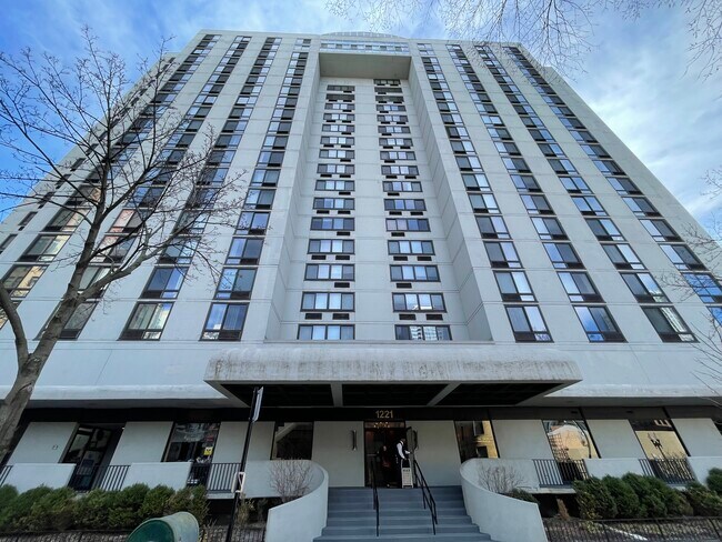 Foto del edificio - 1221 N Dearborn St