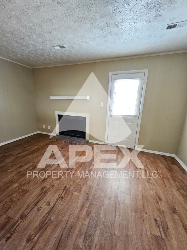 Building Photo - MOVE-IN SPECIAL, $1 RENT!! - Nice 2 Bd | 1.5 Ba Townhouse in West Knox off Cedarbluff!