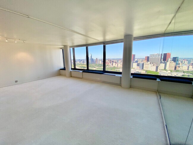Foto del edificio - 155 N Harbor Dr