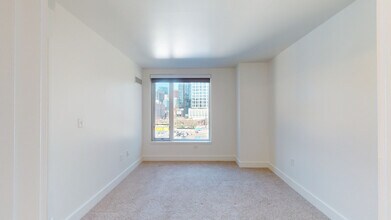 Interior Photo - 100 Pier 4