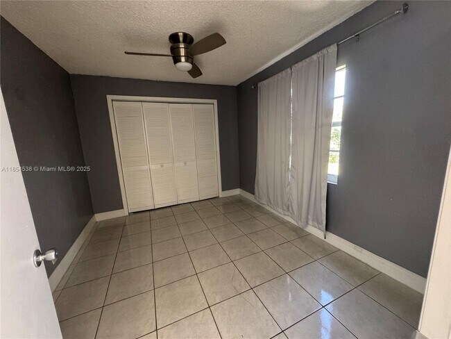Foto del edificio - 7135 SW 13th St