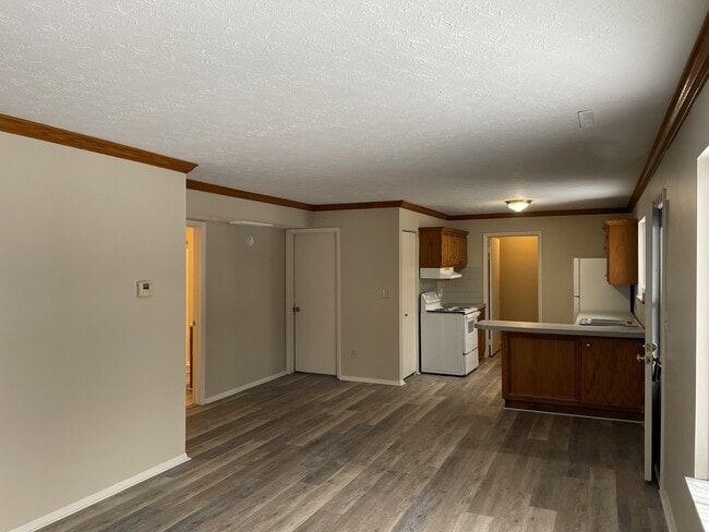 Building Photo - 1566 Mac Dr