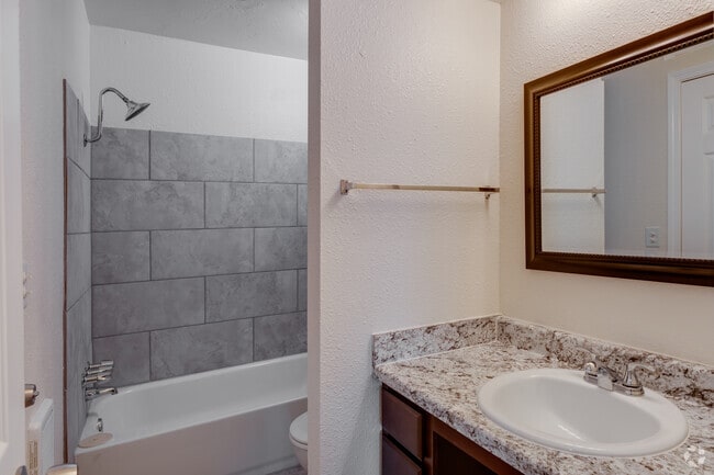2BR, 1-1/2BA - 1200SF - Chevy Chase Apartments