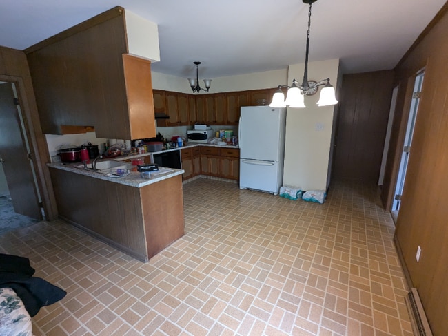 Building Photo - 8025 Gordon Dr