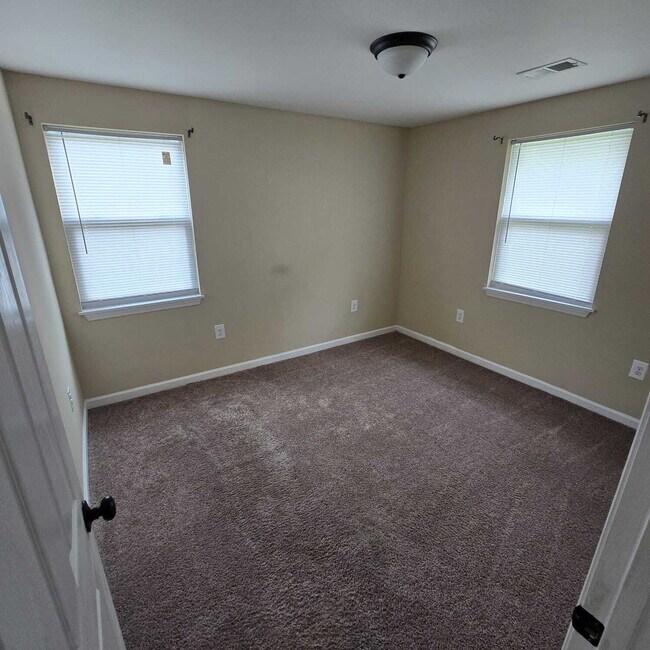Building Photo - This 2 Bedroom 1 bath home has been recently updated.
