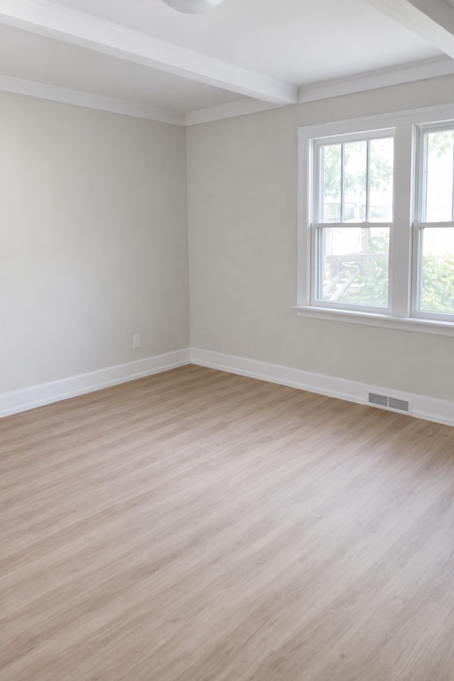 Building Photo - 428 Thorold Rd