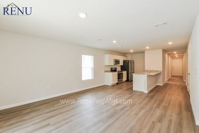 Foto del edificio - Available Now!