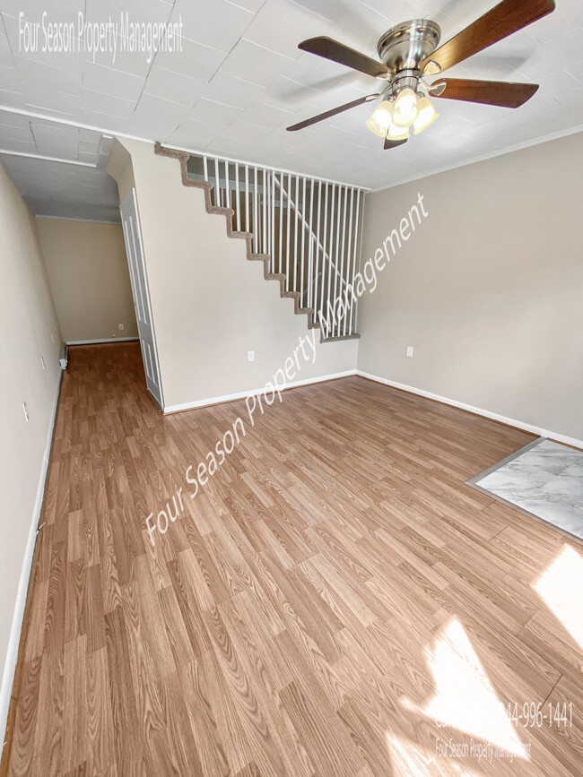 Building Photo - 130 Elm St