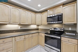 Building Photo - 1035 Alta Mesa