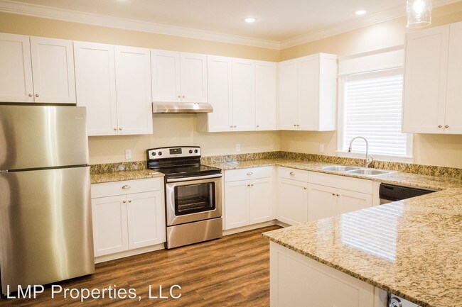 Building Photo - 5015 Jerry St