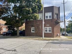 Building Photo - 896 Pillette Rd