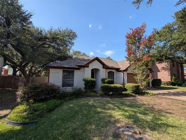 Building Photo - 1325 Roadrunner Dr