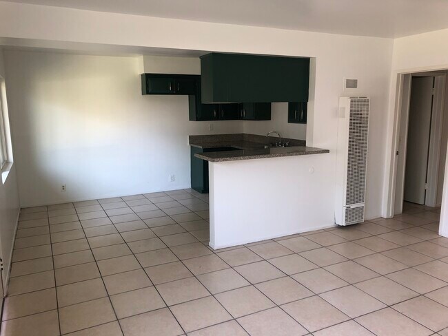 Building Photo - 15802 Perilla Ave