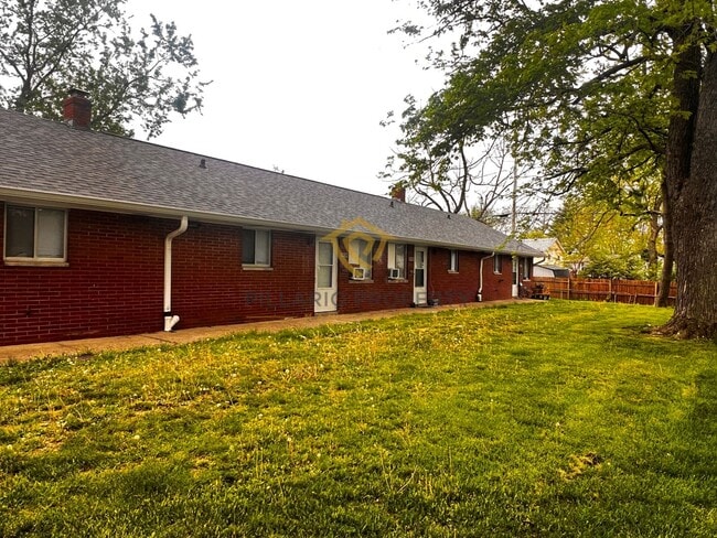 Foto del edificio - Renovated 1 Bedroom at Campbell Apartments Near Downtown Available Now!