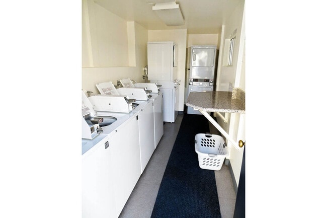 On-Site Laundry - 210 14th St