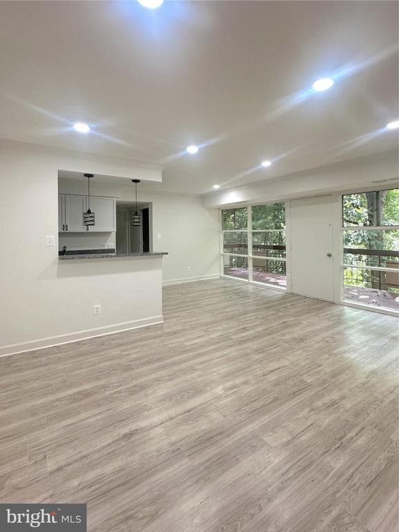 Foto del edificio - 4211 Americana Dr