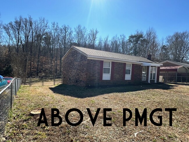 Foto del edificio - In Greer completely Renovated 3 bedroom - 2 bathroom Home