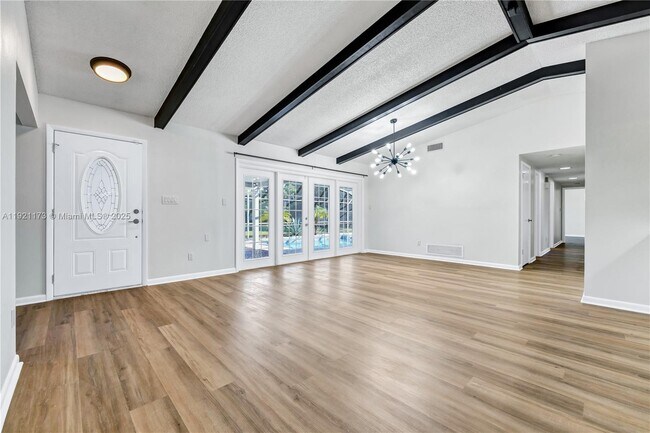 Foto del edificio - 6215 Donegal Dr