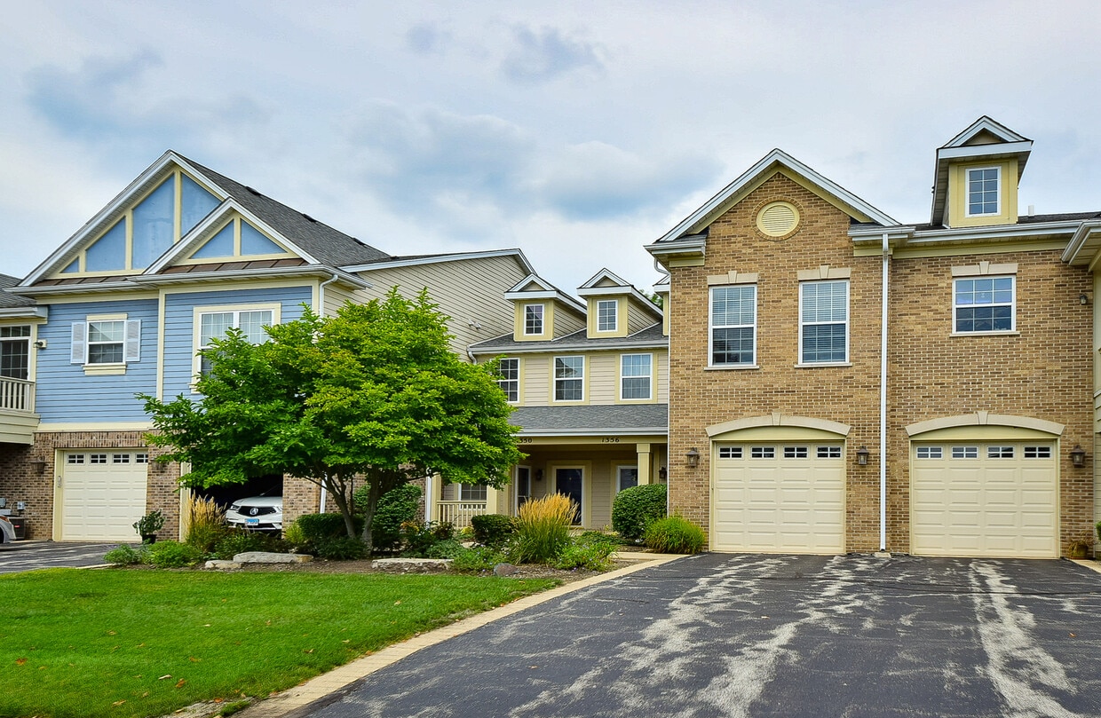 1356 Scarboro Rd, Schaumburg, IL 60193 Townhome Rentals in Schaumburg