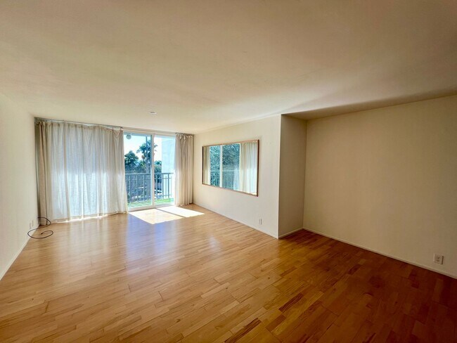 Foto del edificio - 2 Bed / 2 Bath Condo with Panoramic Ocean ...