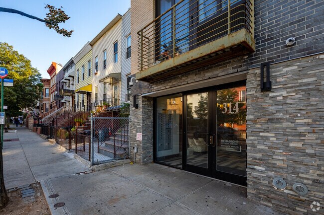 Entrada - 314 52nd St