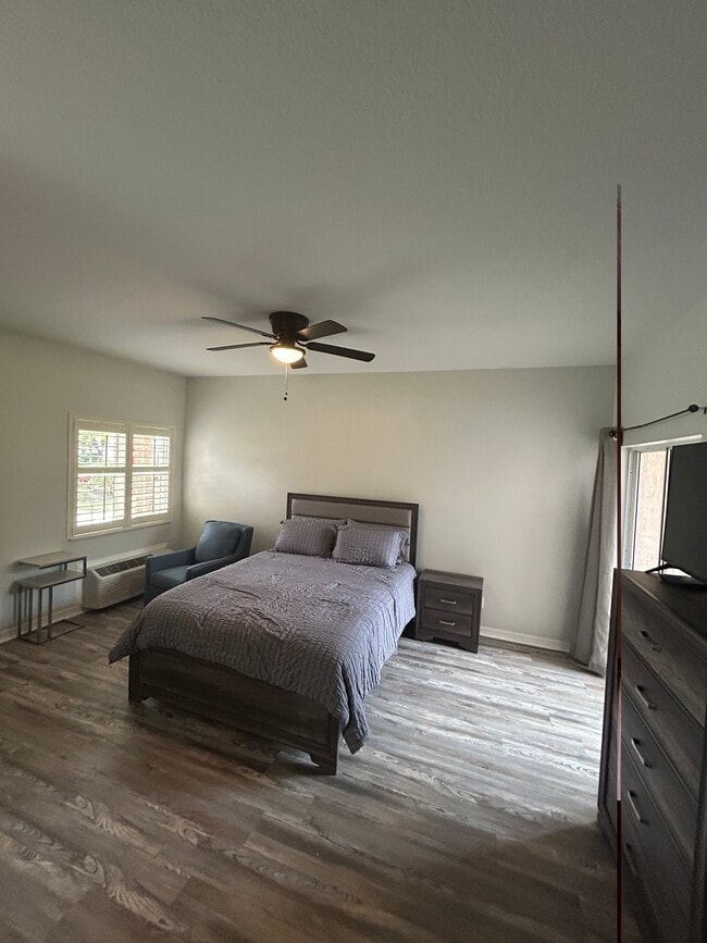 Building Photo - 9921 Perfect Dr