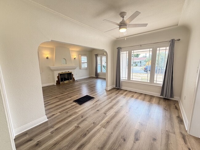 Building Photo - Upgraded 3BD Home | 2-Car Garage + Bonus Room | Private Backyard — South LA