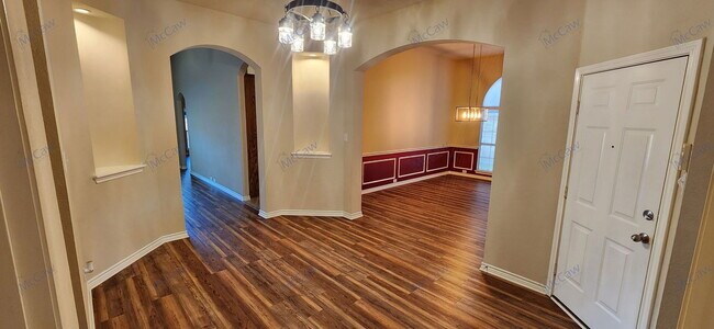 Foto del edificio - 2110 Pecan Ridge Dr