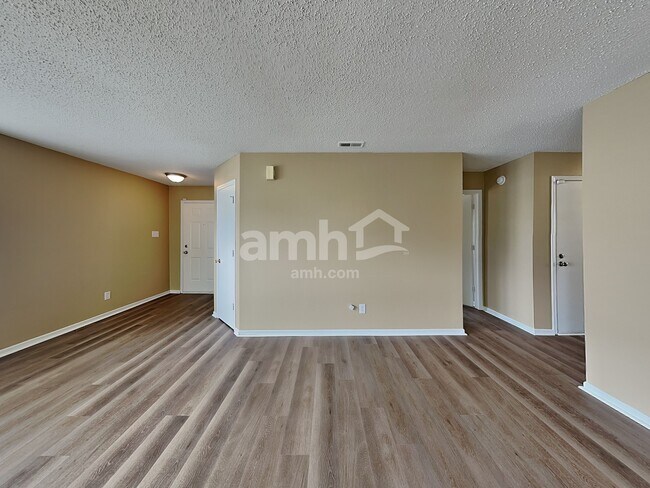 Foto del edificio - 6898 W Raleigh Dr