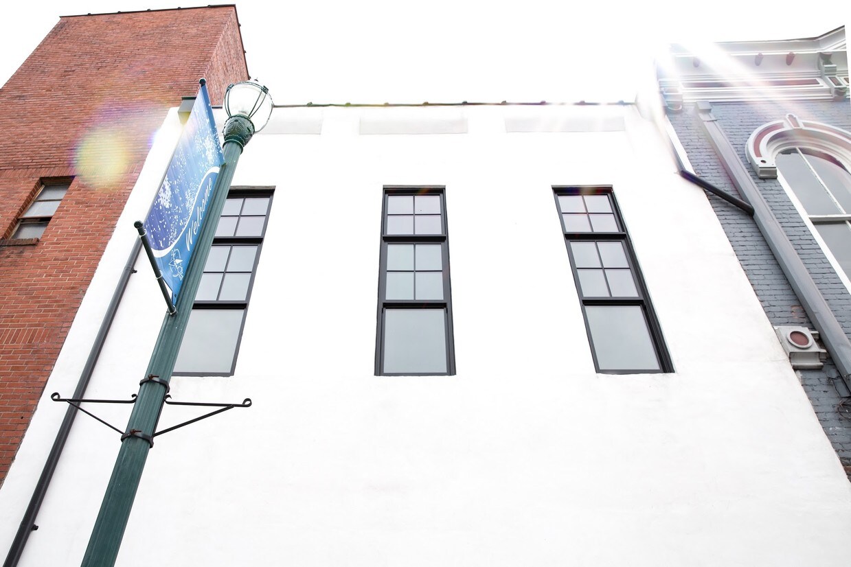Foto principal - 116 E Market St